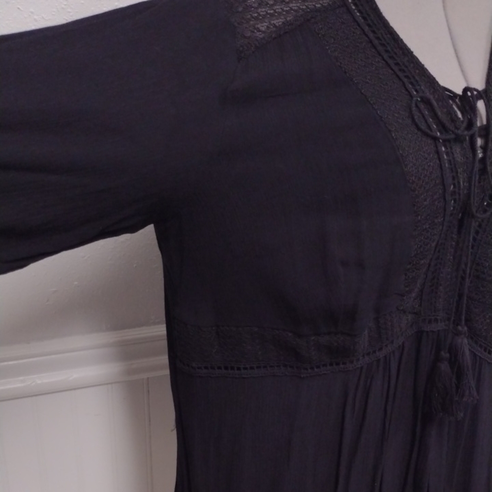 NEW Elegant Black Women's Tunic with Lace Detailing - Picture 4 of 15